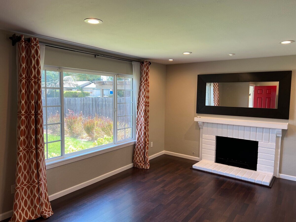 Photo - 3 Bedroom Home in North Mira Mesa!