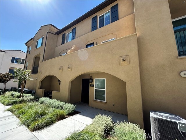 Building Photo - 664 Panorama Ln