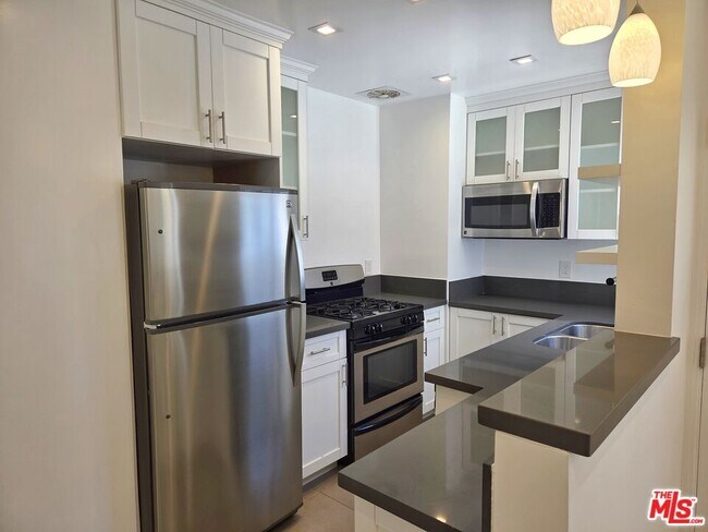 Photo - 130 San Vicente Blvd Unit 132 B