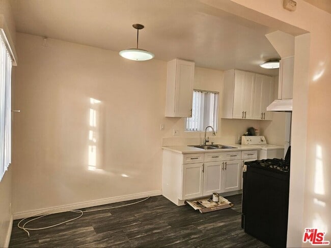 Photo - 1022 S Catalina St Unit #1