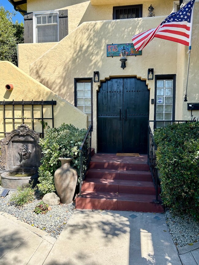 Photo - 1613 Fern St