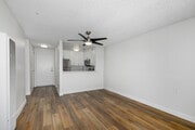 1BR, 1BA - 540SF - Living Room - Beck Park