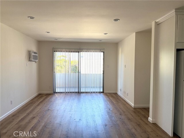 Building Photo - 18657 Collins St Unit 20