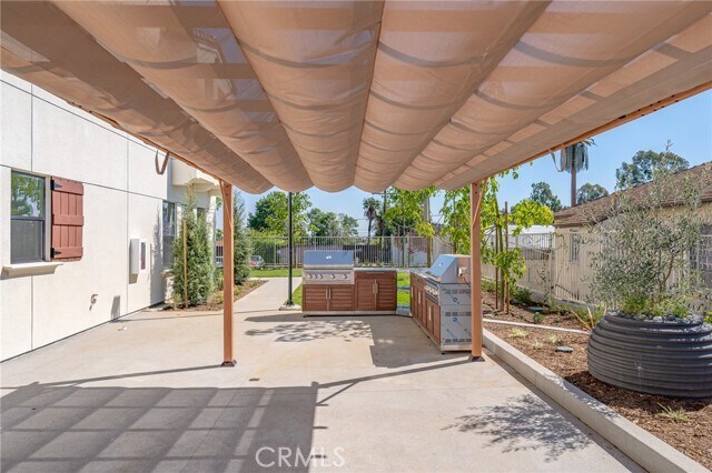 Photo - 180 New Ave