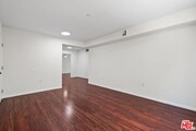 Photo - 15939 Victory Blvd Condo Unit 104