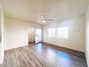 Photo - 5525 Harold Way