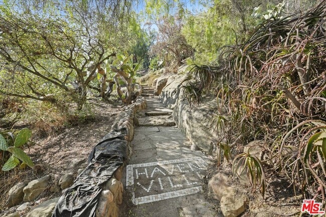 Photo - 809 Basin Dr