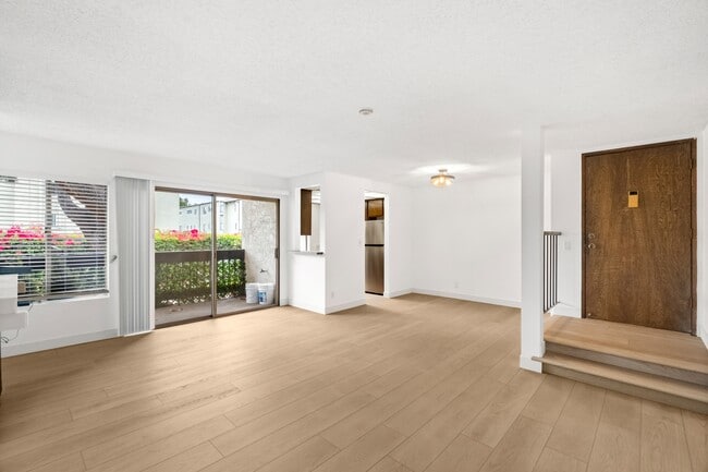 Photo - 1109 Summertime Ln