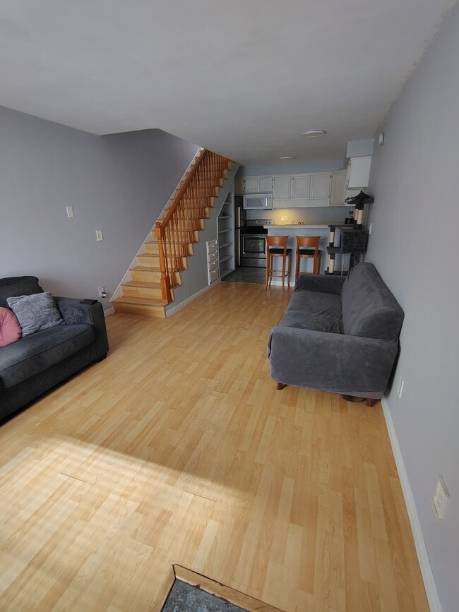 Photo - 11025 Kittridge St