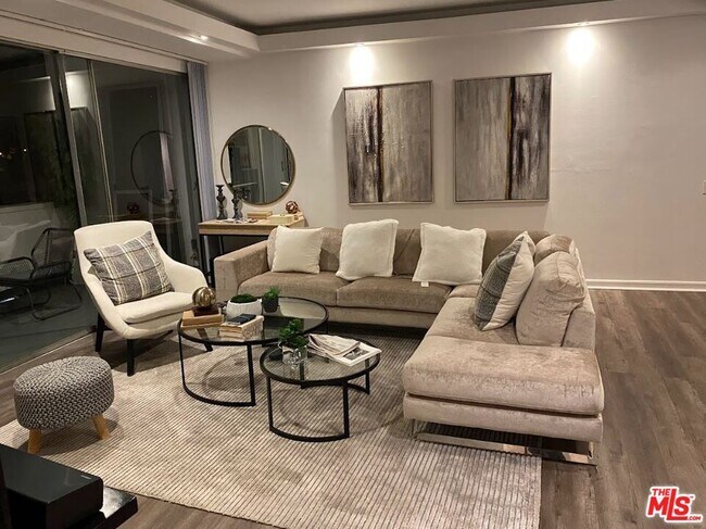 Photo - 7250 Franklin Ave Unit 503