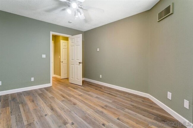 Photo - 3550 Lebon Dr