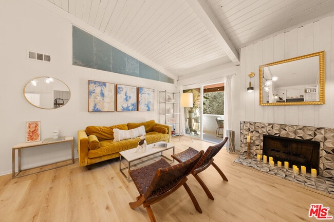 Photo - 6425 Green Valley Cir Unit 302