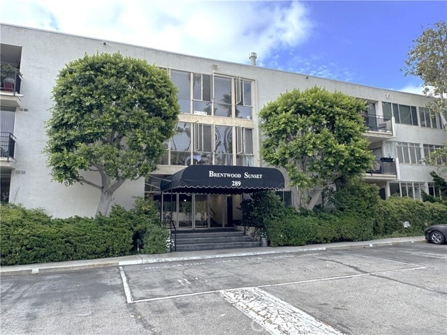 Building Photo - 289 S Barrington Ave Unit A212 Rental