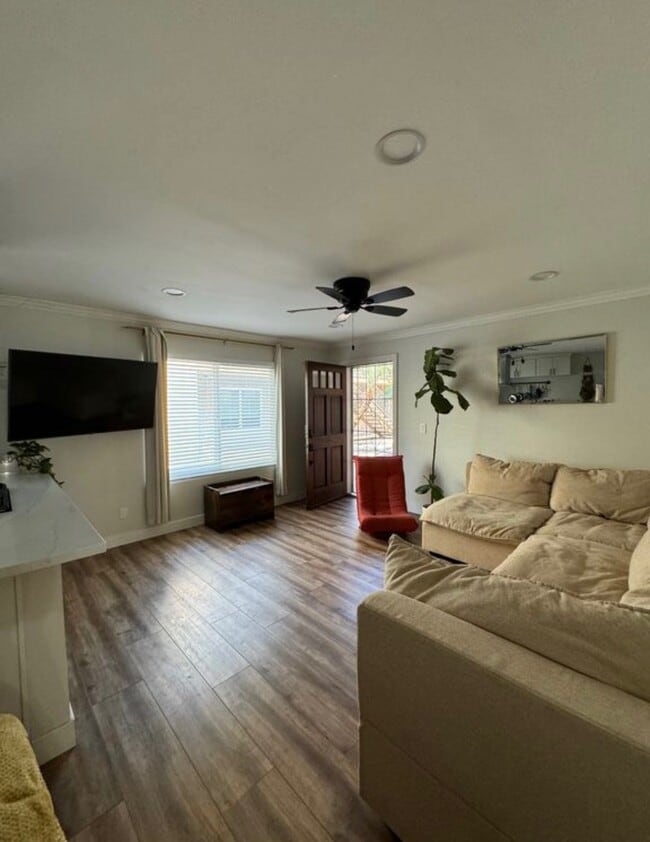 Building Photo - 1472 Iris Ave Unit 1472 Iris Ave  3