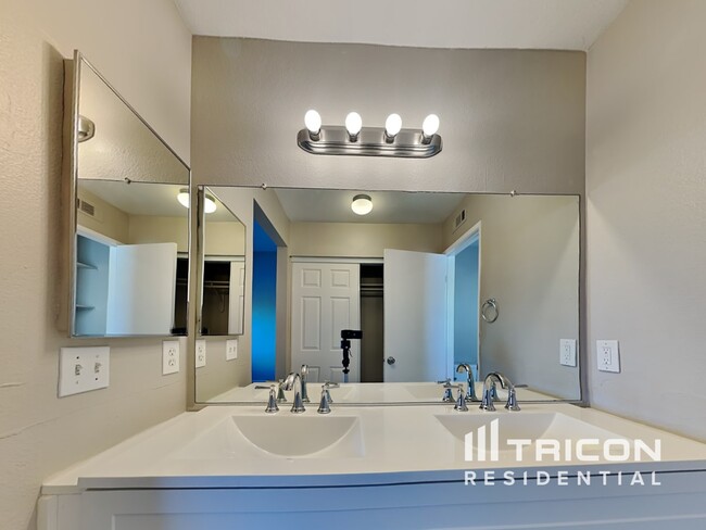 Photo - 25172 Omaha Dr