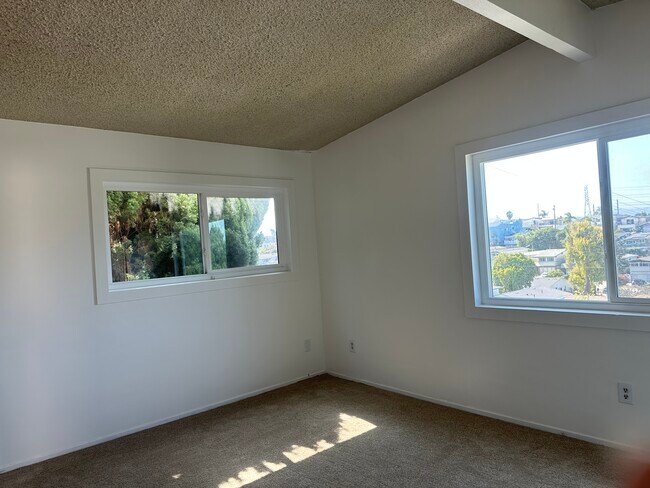 Photo - 1642 Carlson Ln