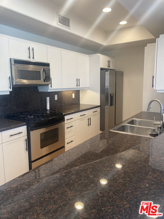 Photo - 1862 S Bentley Ave Unit 303