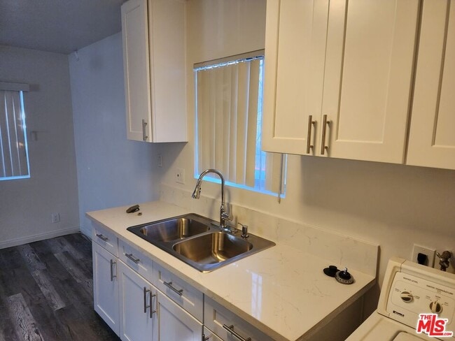 Photo - 1022 S Catalina St Unit #1