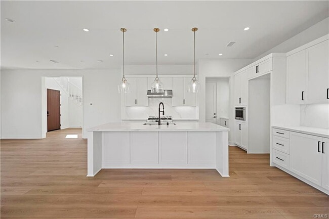 Building Photo - 123 AWNING