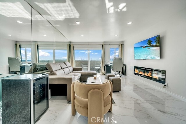 Photo - 8400 De Longpre Ave Unit 311