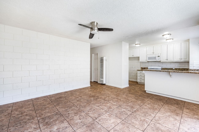 Photo - 34976 Ave A Unit B