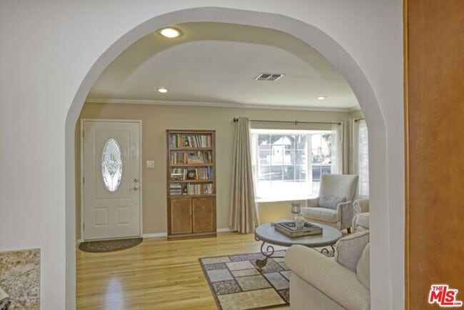 Photo - 3556 S Bentley Ave