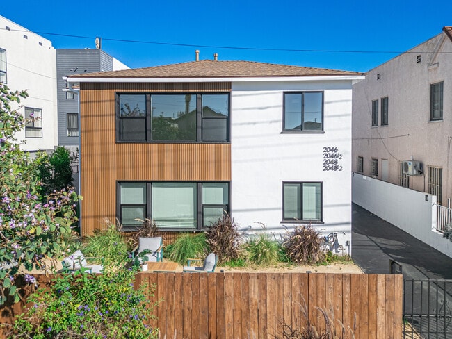 Photo - 2046 Burnside Ave Unit 2046 1/2