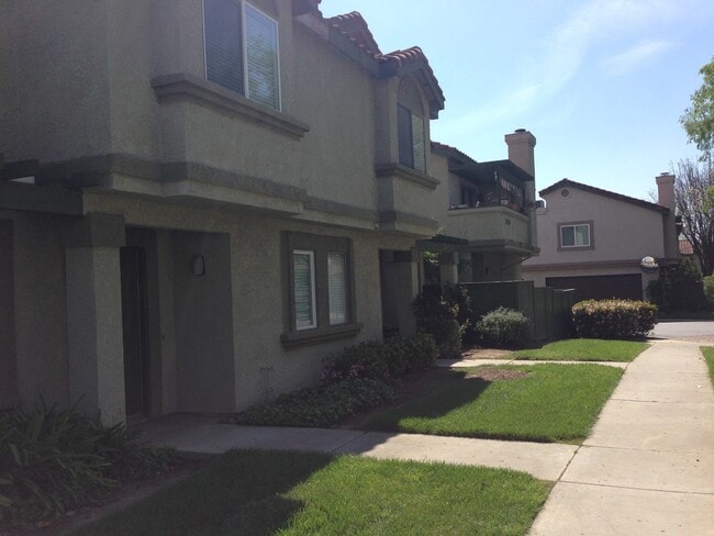Building Photo - Beautiful CONDO for rent ! Shady Oaks Dr.!!!