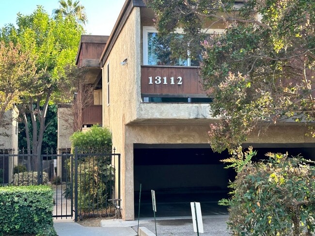 Photo - 13112 Moorpark St Condo