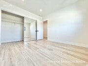 Photo - 6958 Woodman Ave Unit 5