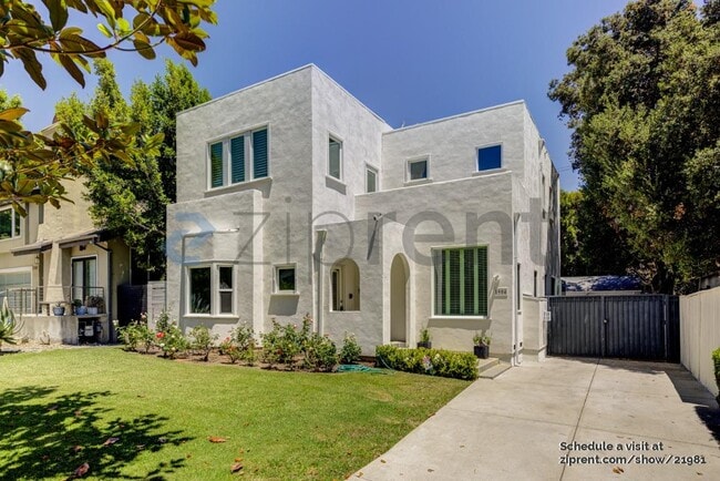 Photo - 1904 Fox Hills Dr House