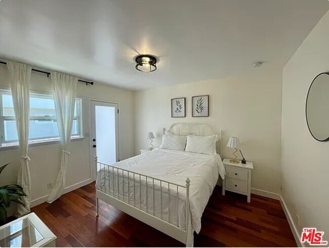Photo - 1111 21st St Condo Unit B