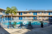 Pool - Gondolier Apartments