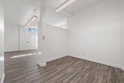 Photo - 805 E. 7th St.