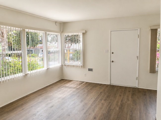Photo - Ventura Duplex on Quiet Street Unit 1559