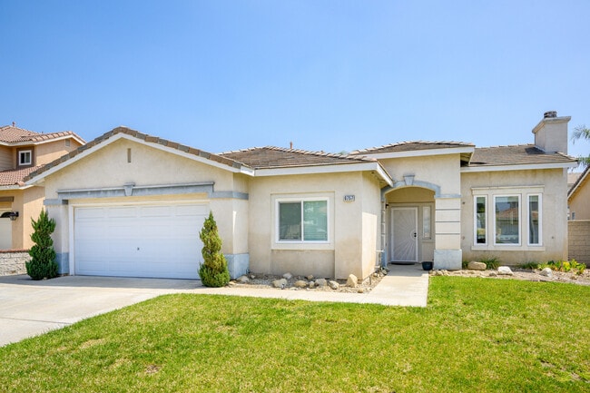 Photo - 6757 Royal Crest Ct House