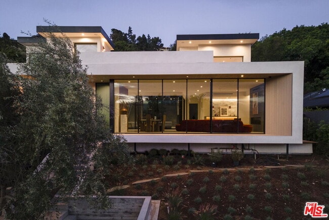 Photo - 5208 Sanchez Dr
