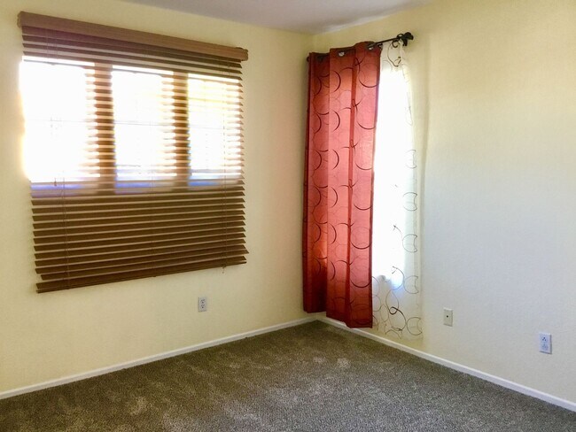 Photo - 2345 Greenbriar Dr