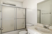 1BR, 1BA - 850-900SF - Bathroom - City View Apartments