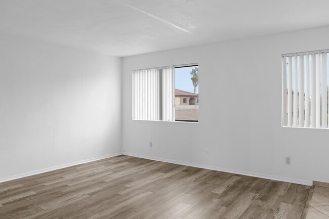 Photo - 324 Stepney St Unit 8