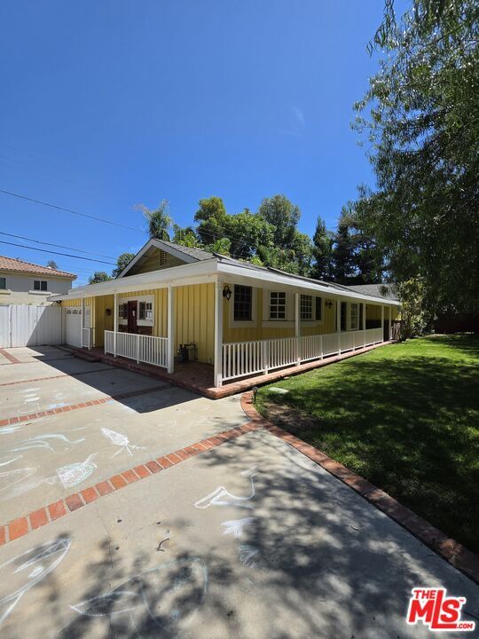Building Photo - 22814 Dolorosa St