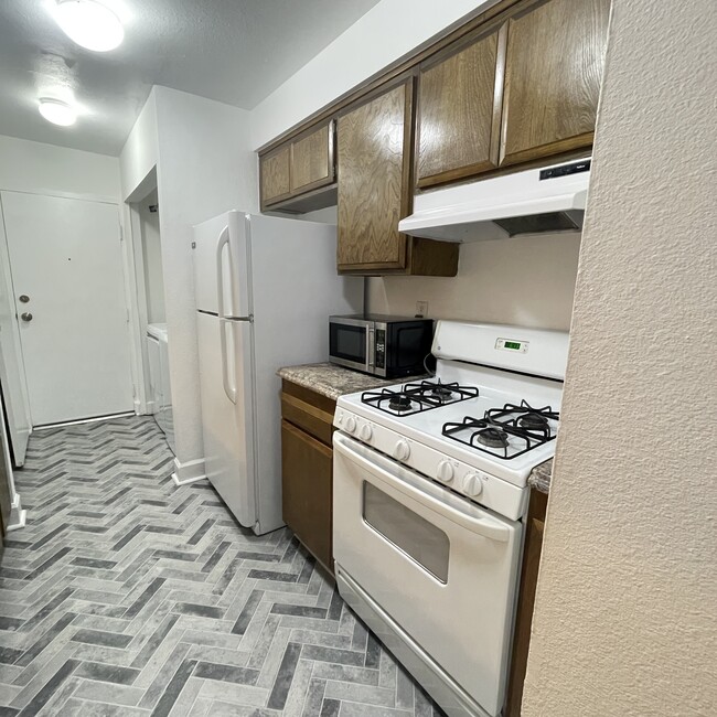 Building Photo - 28817 Conejo View Dr Unit 28817 Conejo View Dr