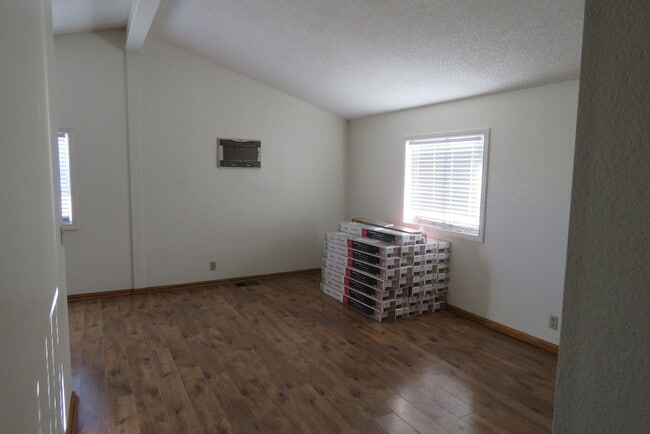 Photo - Quiet with Great Views! Available 11/1/25!