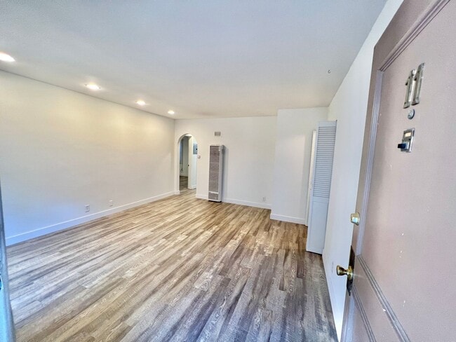 Photo - 3608 Keystone Av Unit 12 11