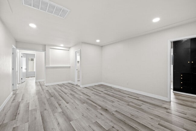 Photo - 5528-5530 Dorothy Drive Unit 5528 Dorothy Drive