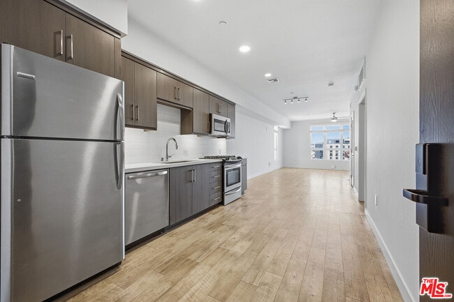 Building Photo - 10601 Washington Blvd Unit 615