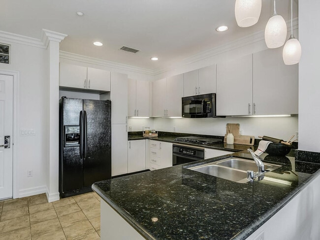 Photo - 525 Eleventh Ave