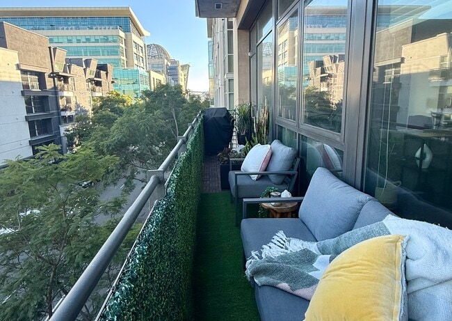 Photo - 527 Tenth Ave Unit 409