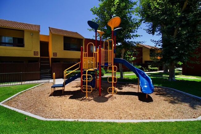 Building Photo - 2600 S Azusa Ave