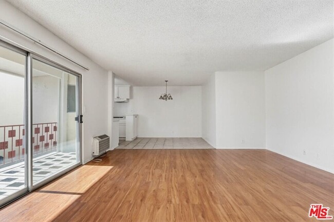 Photo - 515 N Alfred St Unit 206